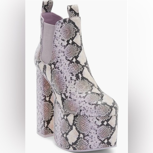 🛍️24 HR SALE🛍️Cult Gaia snakeskin print ultra high Zama platform booties - NWOB - Picture 2 of 8